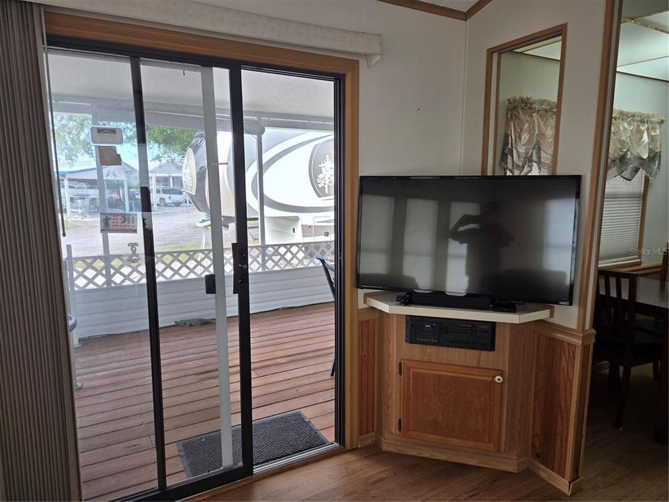 For Sale: $85,000 (1 beds, 1 baths, 404 Square Feet)