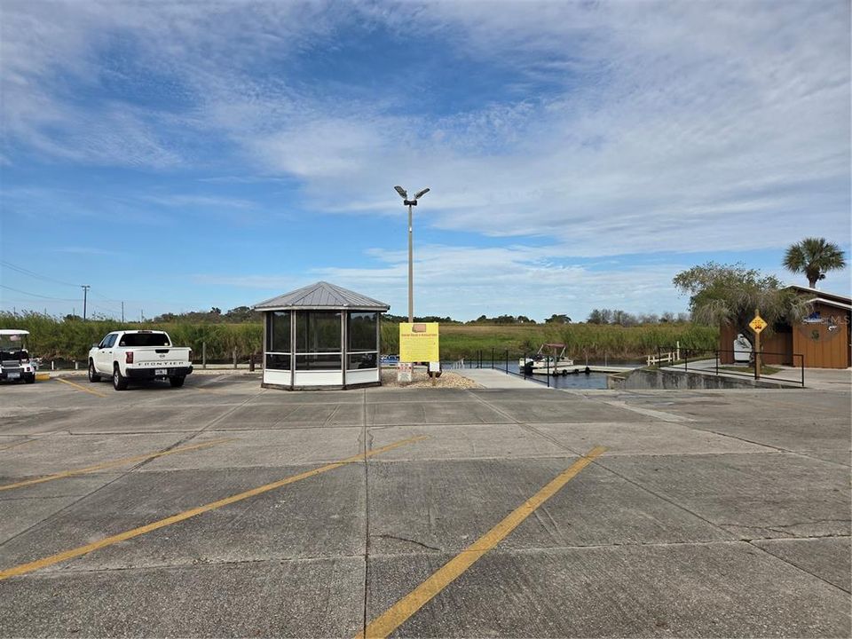 For Sale: $85,000 (1 beds, 1 baths, 404 Square Feet)