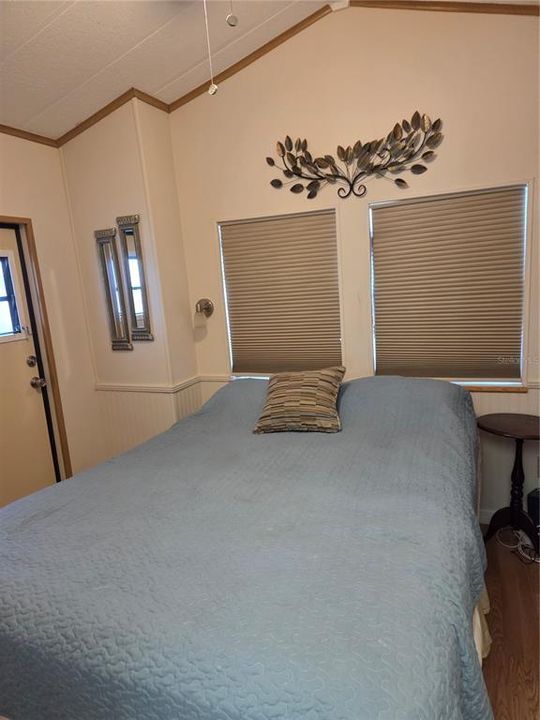 For Sale: $85,000 (1 beds, 1 baths, 404 Square Feet)