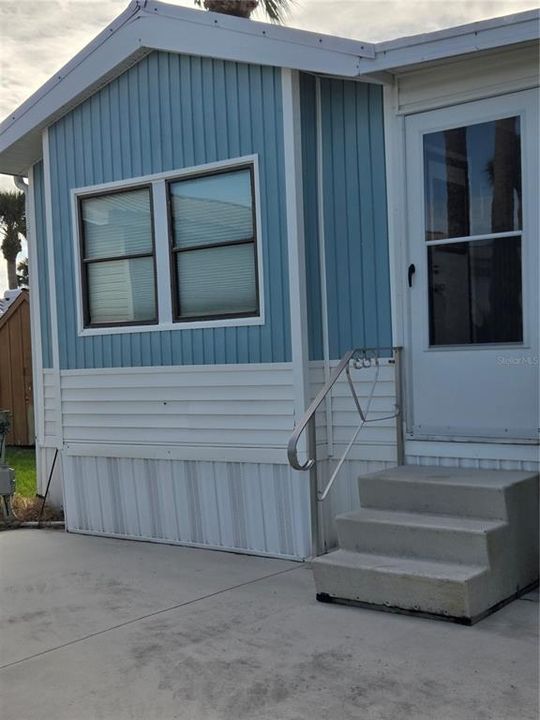 For Sale: $85,000 (1 beds, 1 baths, 404 Square Feet)