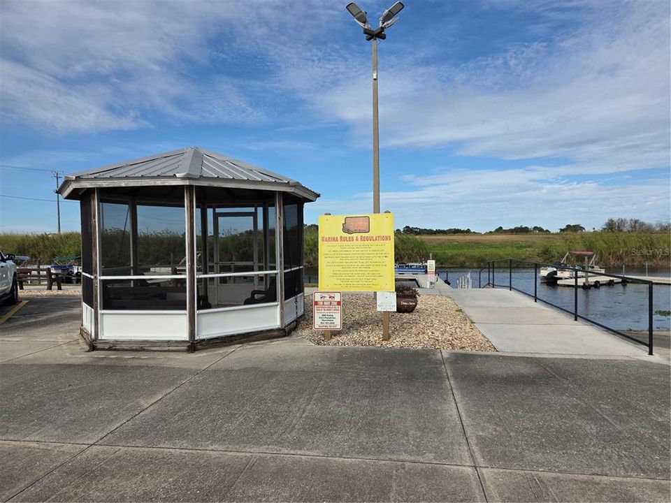 For Sale: $85,000 (1 beds, 1 baths, 404 Square Feet)