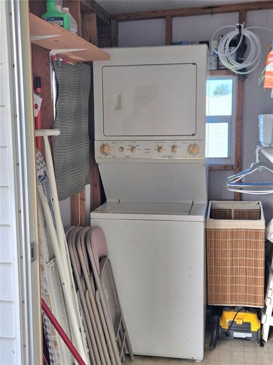 For Sale: $85,000 (1 beds, 1 baths, 404 Square Feet)