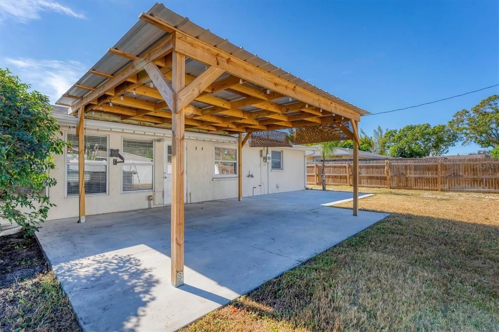 For Sale: $365,000 (2 beds, 2 baths, 1325 Square Feet)