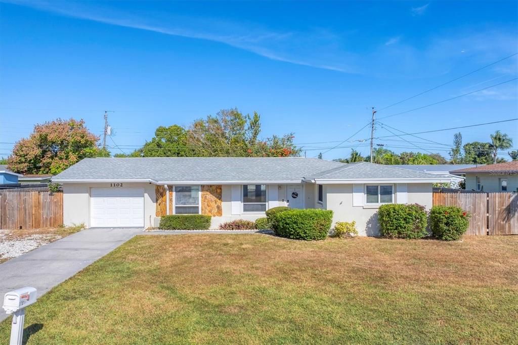 For Sale: $365,000 (2 beds, 2 baths, 1325 Square Feet)