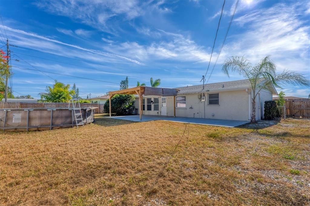 For Sale: $365,000 (2 beds, 2 baths, 1325 Square Feet)