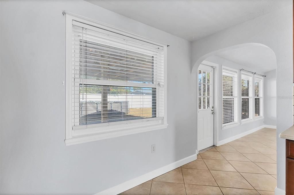 For Sale: $365,000 (2 beds, 2 baths, 1325 Square Feet)