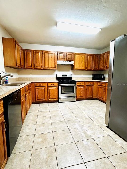 For Rent: $2,000 (3 beds, 2 baths, 1500 Square Feet)