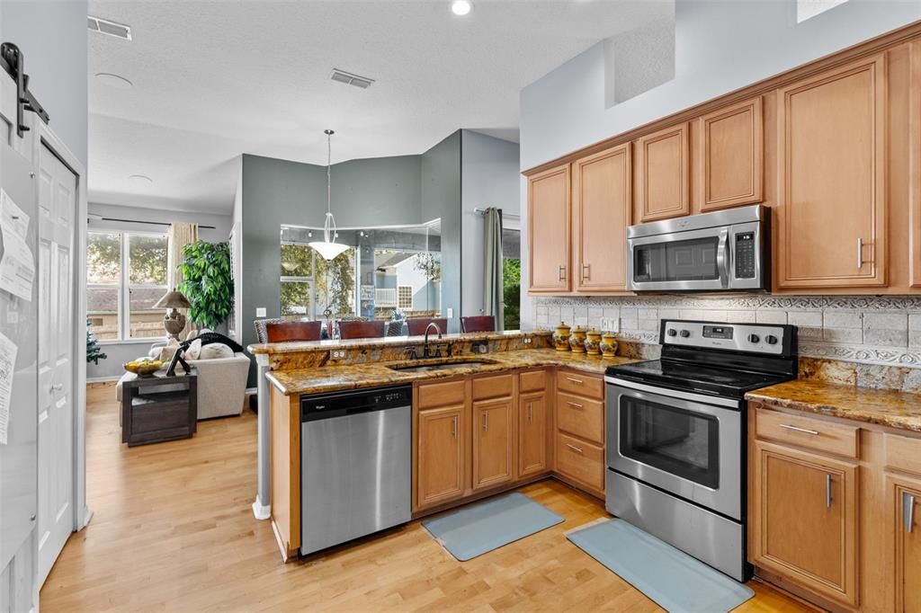 На продажу: $649,500 (4 спален, 3 ванн, 2908 Квадратных фут)