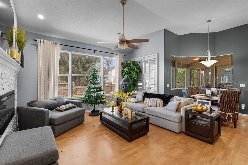 На продажу: $649,500 (4 спален, 3 ванн, 2908 Квадратных фут)