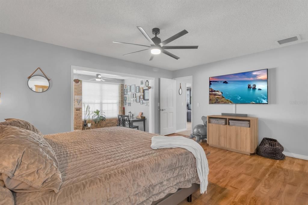 For Sale: $415,000 (3 beds, 2 baths, 2274 Square Feet)