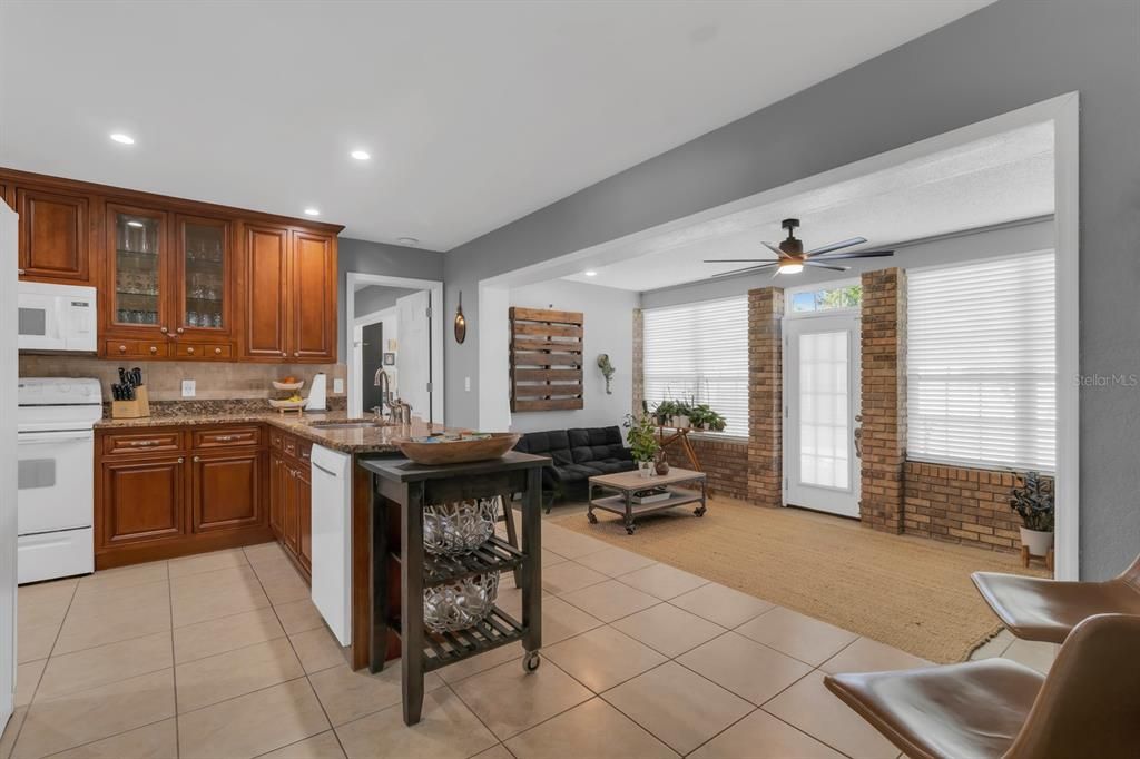 For Sale: $415,000 (3 beds, 2 baths, 2274 Square Feet)