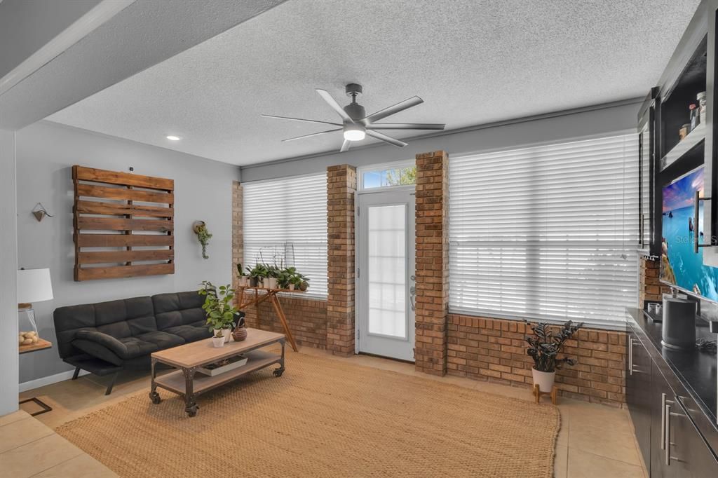 For Sale: $415,000 (3 beds, 2 baths, 2274 Square Feet)