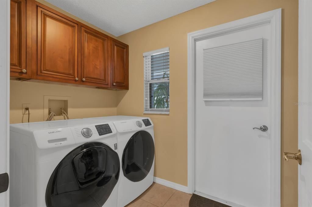 For Sale: $415,000 (3 beds, 2 baths, 2274 Square Feet)