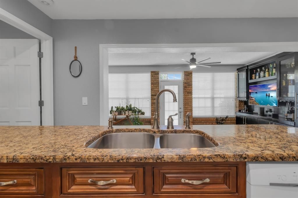 For Sale: $415,000 (3 beds, 2 baths, 2274 Square Feet)