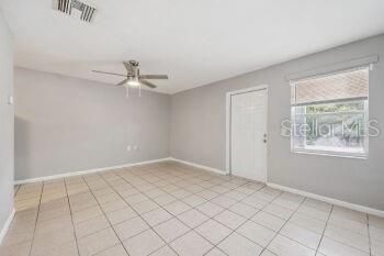 For Rent: $1,050 (1 beds, 1 baths, 575 Square Feet)