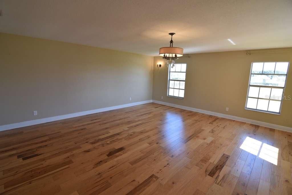 For Rent: $3,800 (3 beds, 2 baths, 3108 Square Feet)