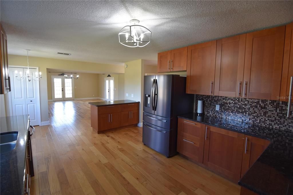 For Rent: $3,800 (3 beds, 2 baths, 3108 Square Feet)