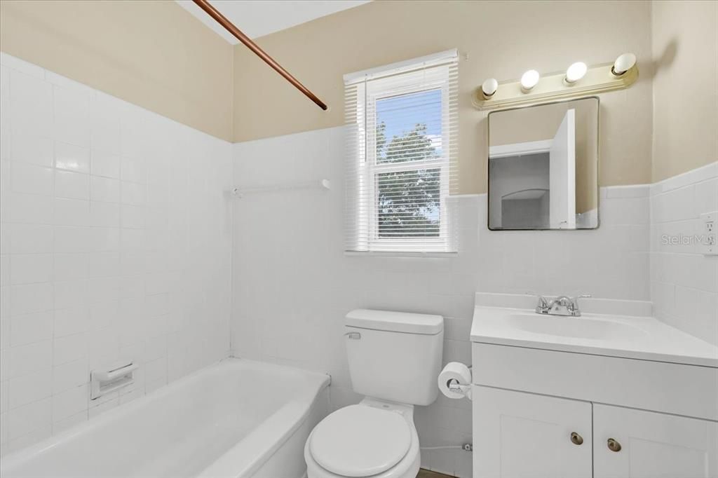 待售: $225,000 (2 贝兹, 1 浴室, 800 平方英尺)