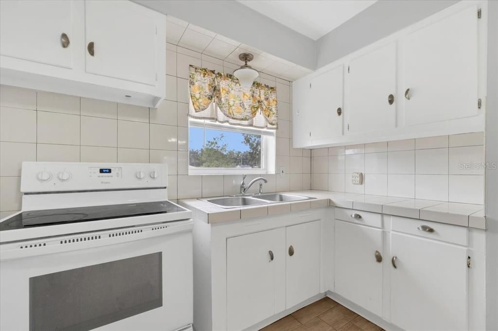 待售: $225,000 (2 贝兹, 1 浴室, 800 平方英尺)