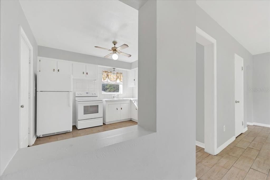 待售: $225,000 (2 贝兹, 1 浴室, 800 平方英尺)