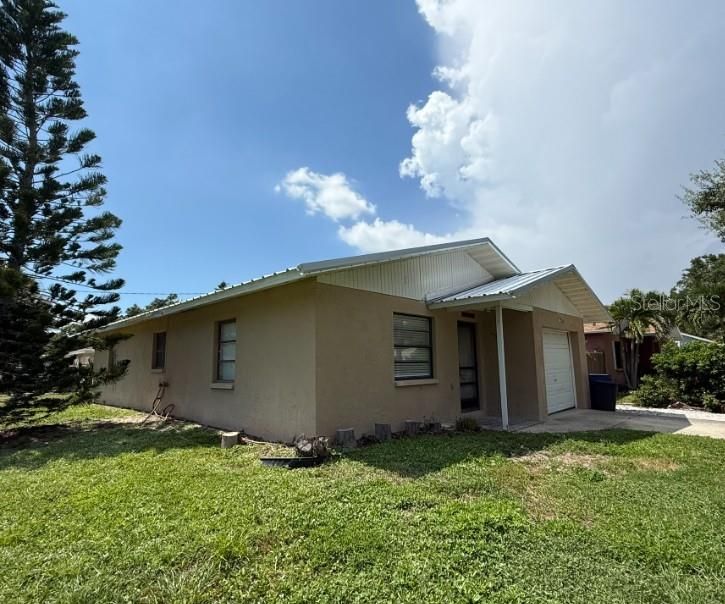 For Rent: $1,995 (2 beds, 2 baths, 1098 Square Feet)