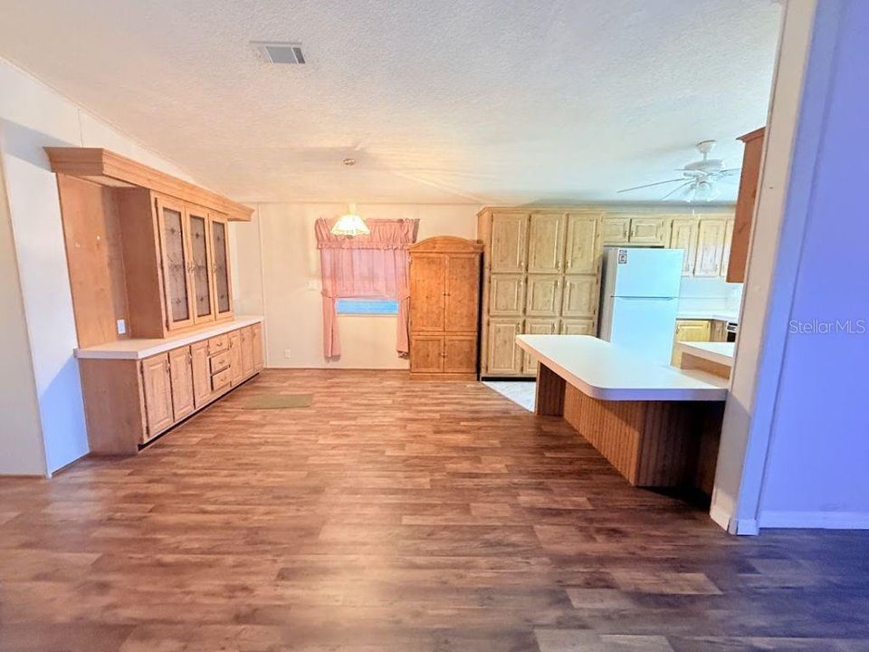 For Sale: $269,900 (3 beds, 2 baths, 1334 Square Feet)