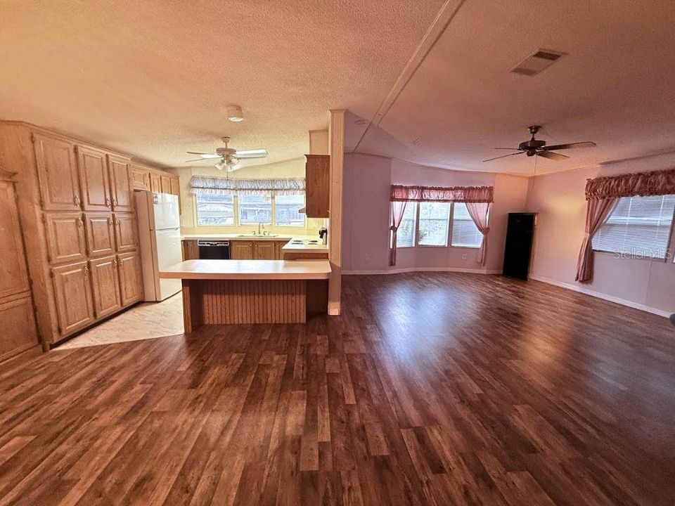 For Sale: $269,900 (3 beds, 2 baths, 1334 Square Feet)