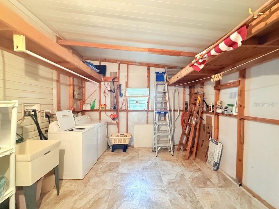 For Sale: $269,900 (3 beds, 2 baths, 1334 Square Feet)