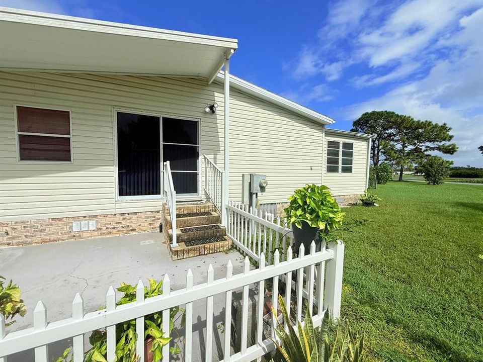 For Sale: $269,900 (3 beds, 2 baths, 1334 Square Feet)