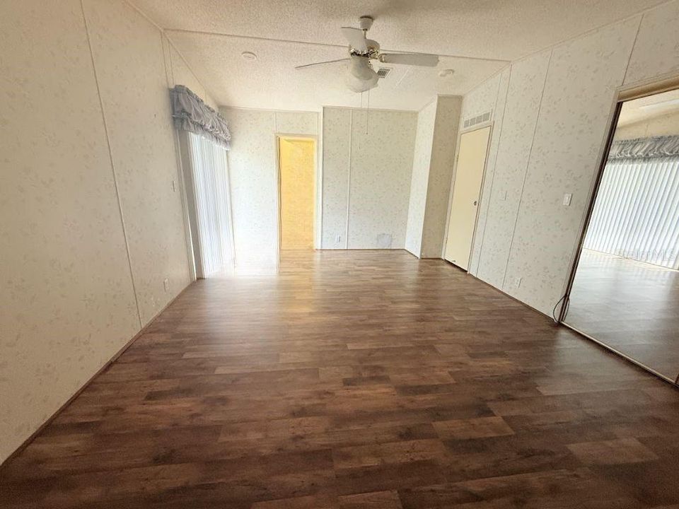 For Sale: $269,900 (3 beds, 2 baths, 1334 Square Feet)