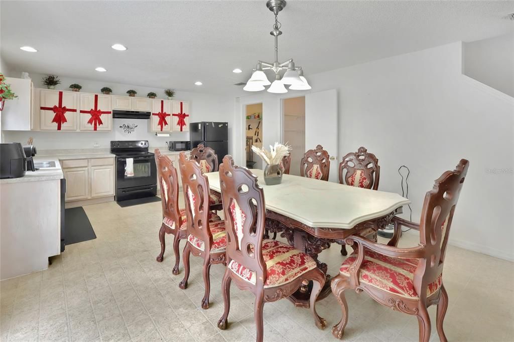 For Sale: $450,000 (4 beds, 2 baths, 2396 Square Feet)