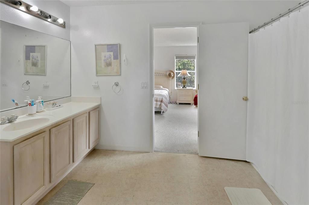 For Sale: $450,000 (4 beds, 2 baths, 2396 Square Feet)