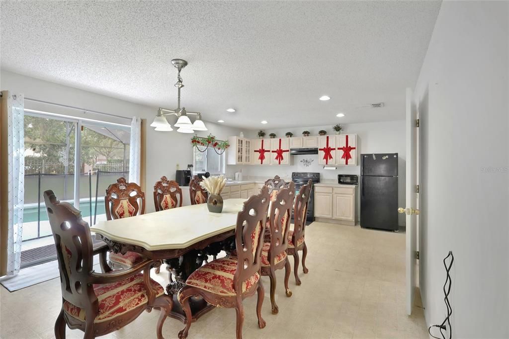 For Sale: $450,000 (4 beds, 2 baths, 2396 Square Feet)