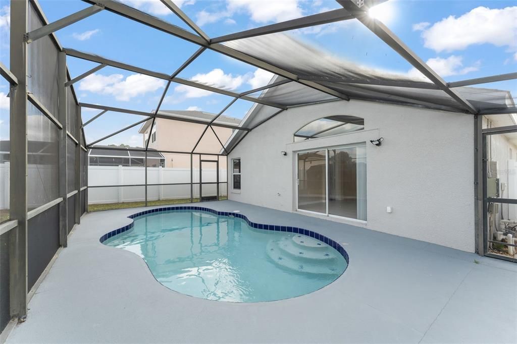 待售: $359,900 (4 贝兹, 2 浴室, 1220 平方英尺)