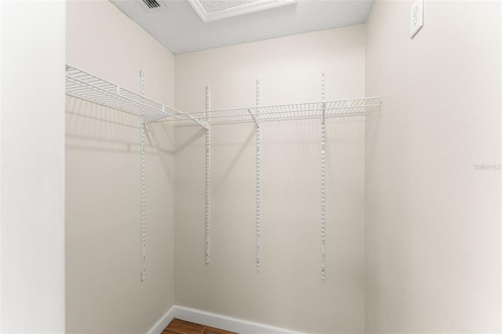 待售: $359,900 (4 贝兹, 2 浴室, 1220 平方英尺)