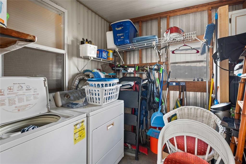 На продажу: $185,000 (2 спален, 2 ванн, 960 Квадратных фут)