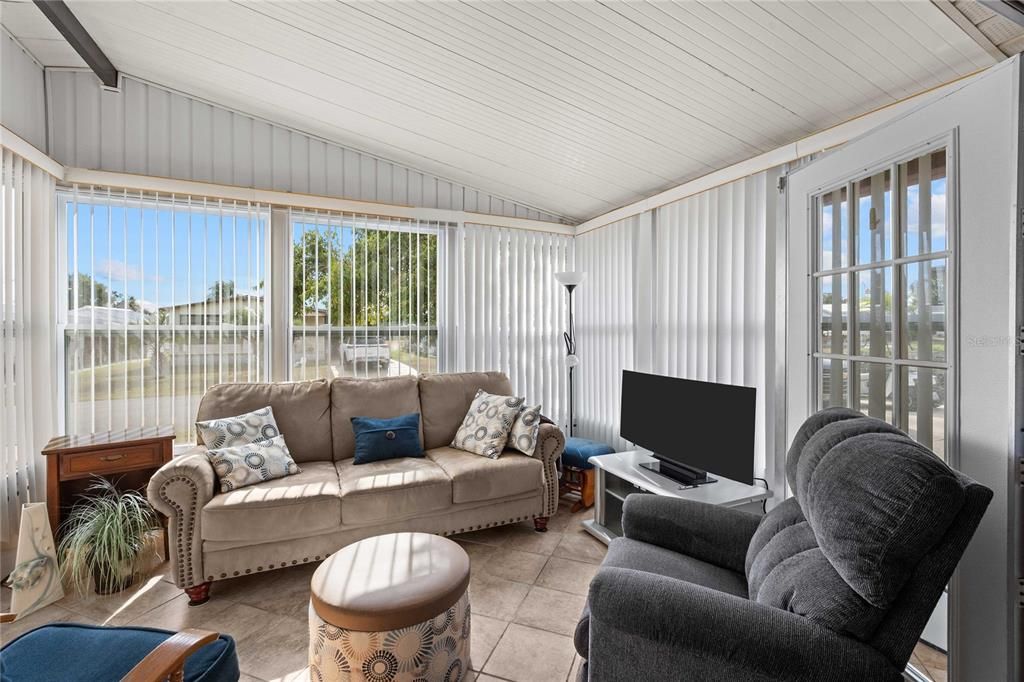 На продажу: $185,000 (2 спален, 2 ванн, 960 Квадратных фут)