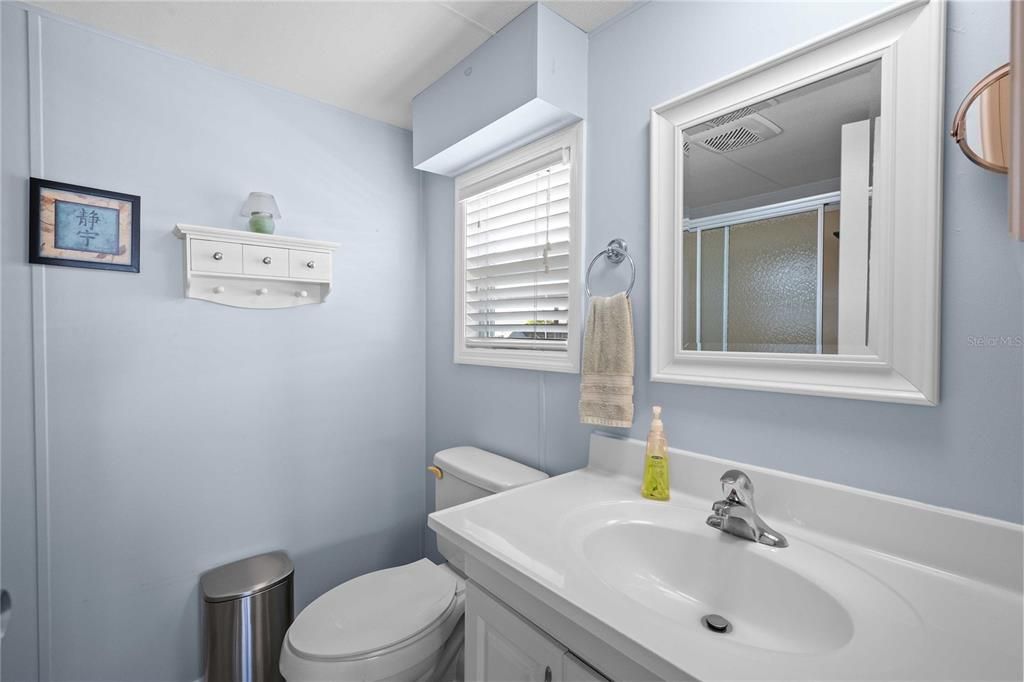 На продажу: $185,000 (2 спален, 2 ванн, 960 Квадратных фут)