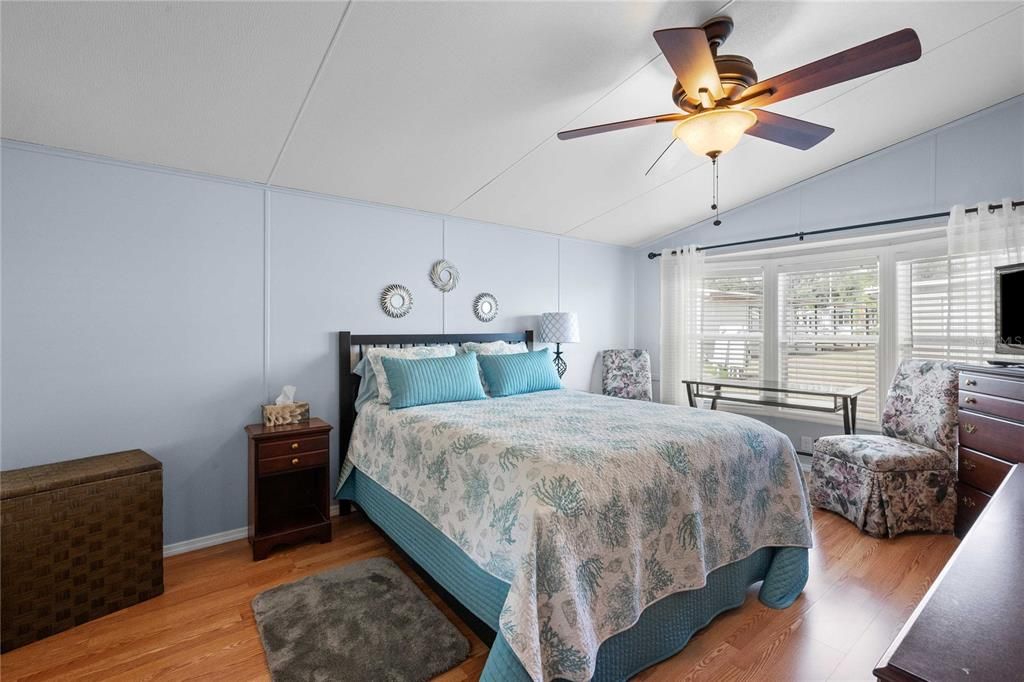 На продажу: $185,000 (2 спален, 2 ванн, 960 Квадратных фут)