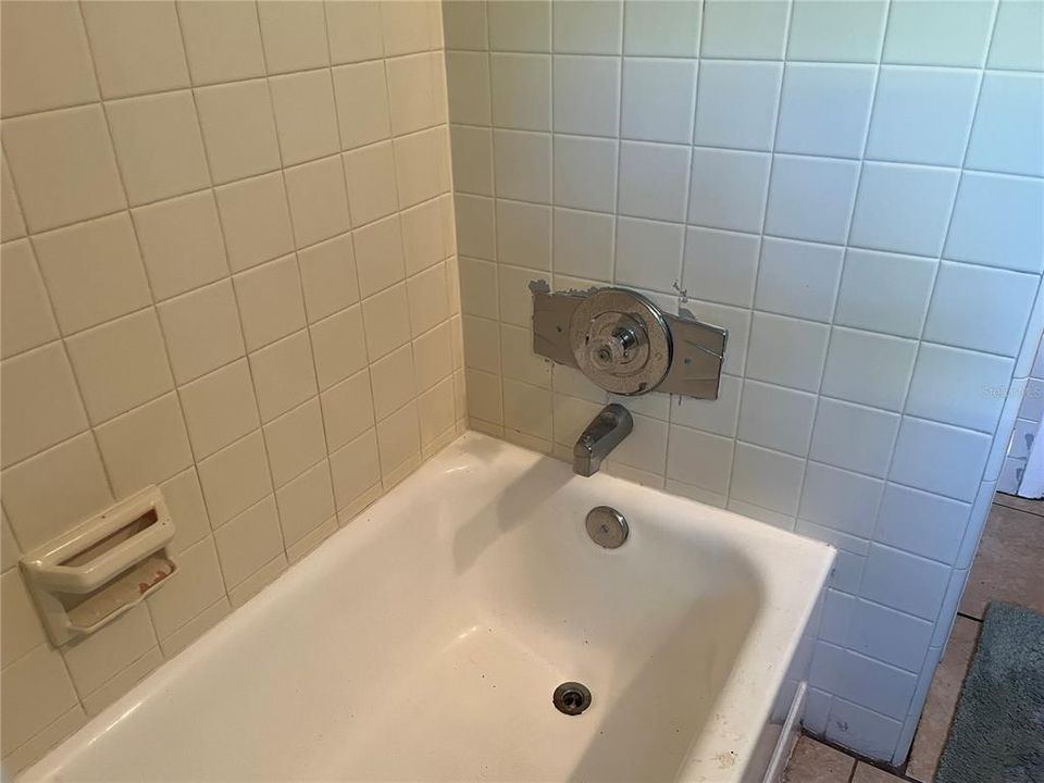 For Sale: $439,900 (2 beds, 1 baths, 1248 Square Feet)