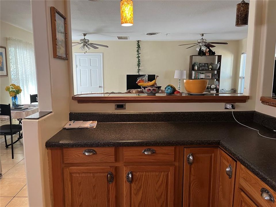 For Sale: $439,900 (2 beds, 1 baths, 1248 Square Feet)