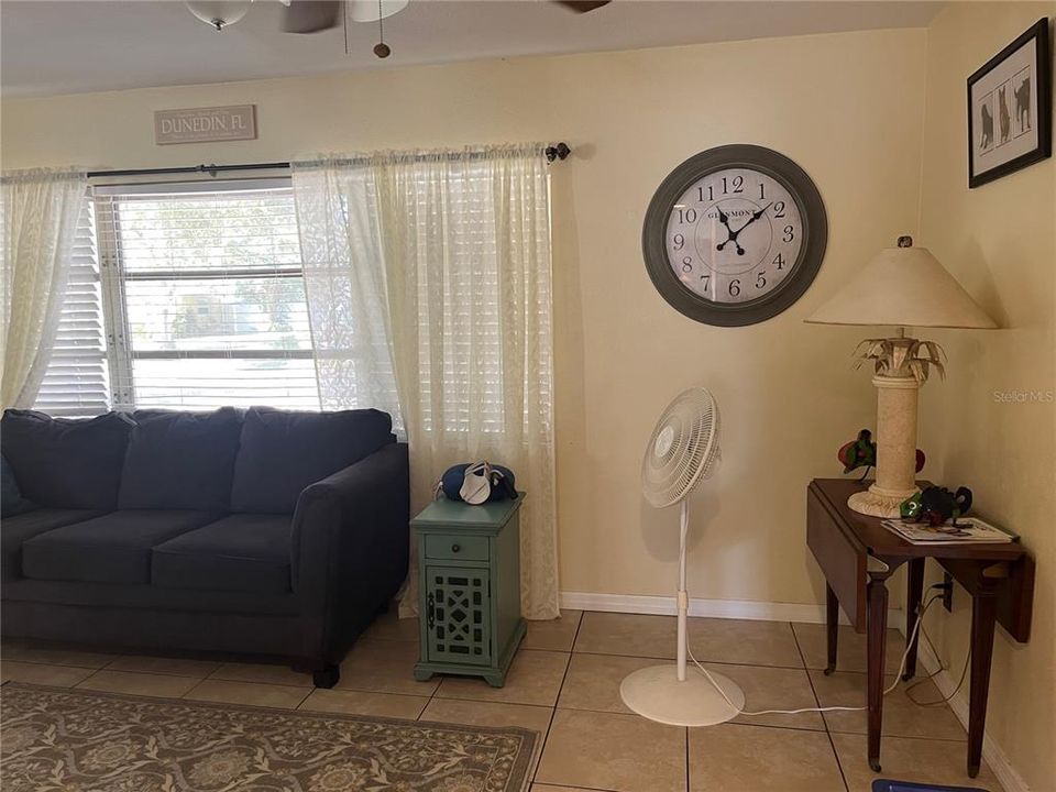 For Sale: $439,900 (2 beds, 1 baths, 1248 Square Feet)