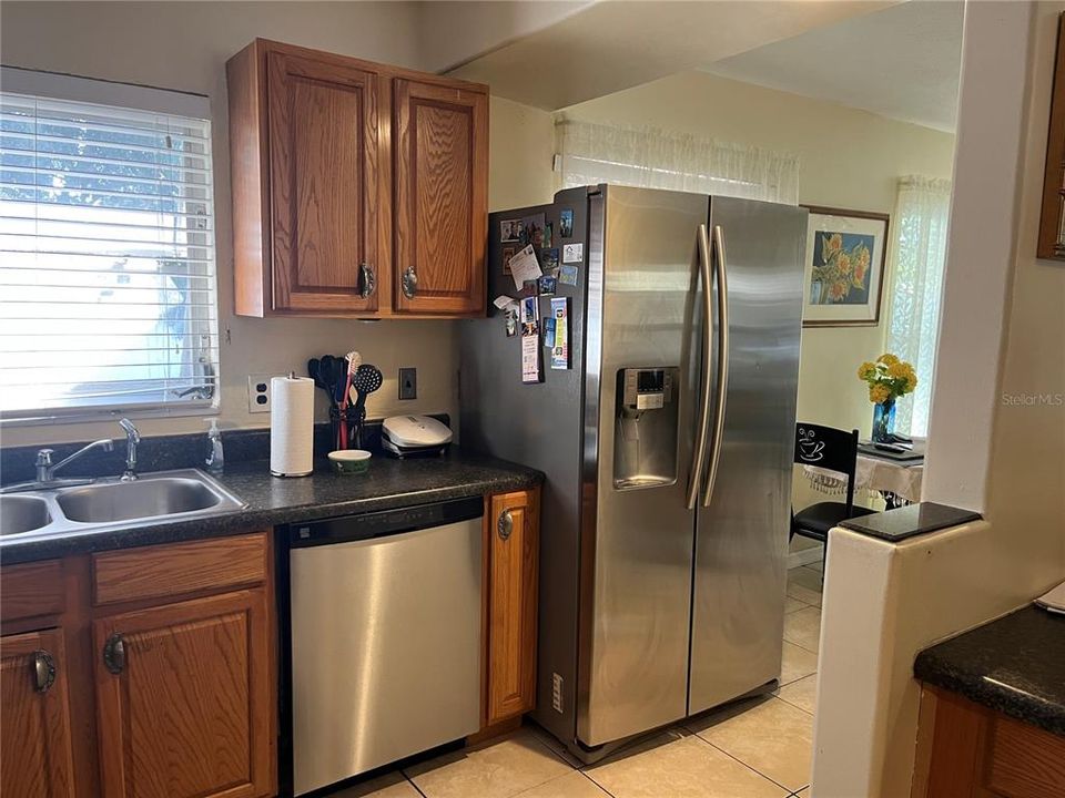 For Sale: $439,900 (2 beds, 1 baths, 1248 Square Feet)