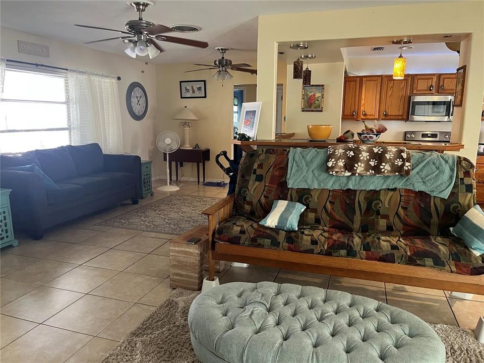 For Sale: $439,900 (2 beds, 1 baths, 1248 Square Feet)