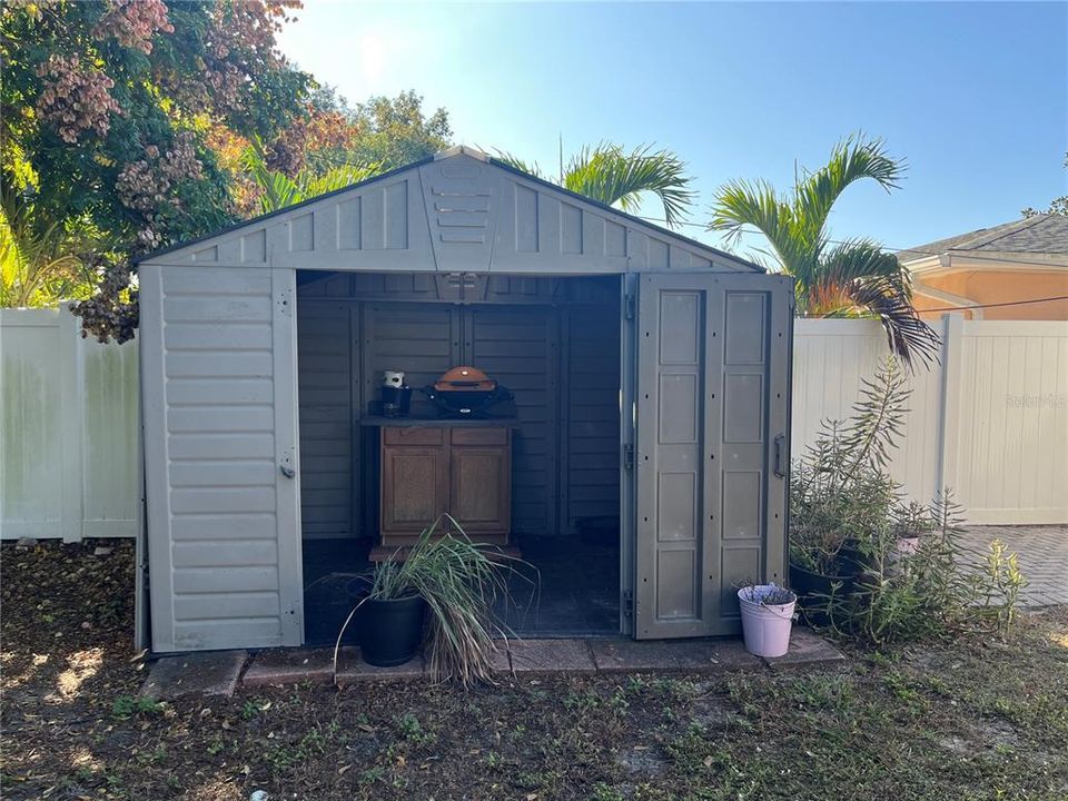 For Sale: $439,900 (2 beds, 1 baths, 1248 Square Feet)