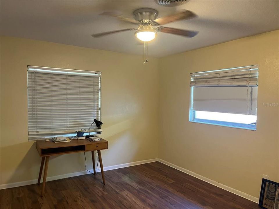 For Sale: $439,900 (2 beds, 1 baths, 1248 Square Feet)