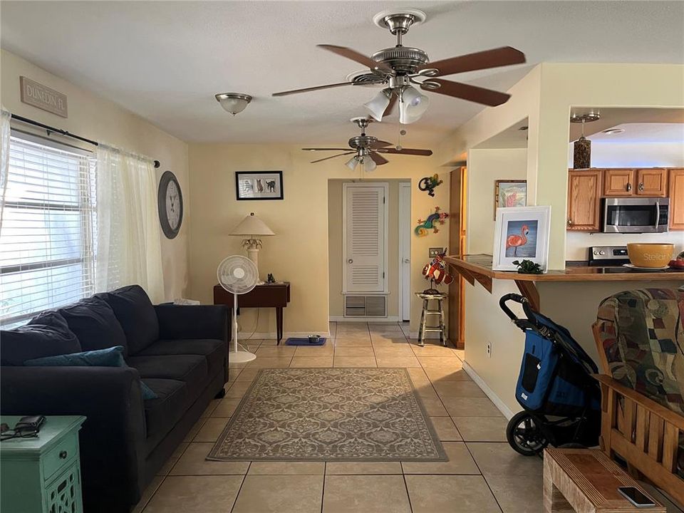 For Sale: $439,900 (2 beds, 1 baths, 1248 Square Feet)