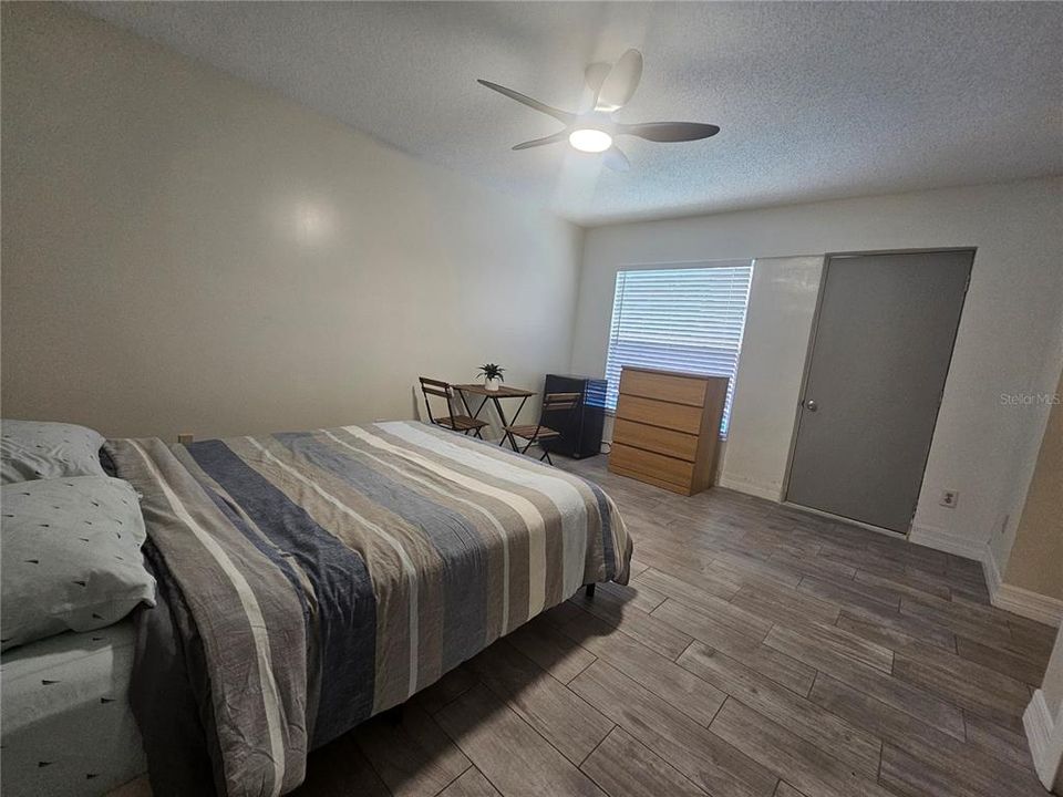 For Rent: $1,100 (1 beds, 1 baths, 350 Square Feet)