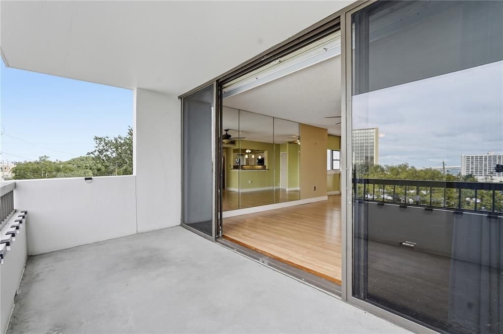 For Sale: $249,900 (2 beds, 2 baths, 1290 Square Feet)