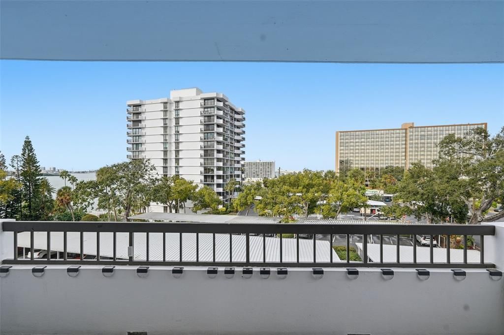 For Sale: $249,900 (2 beds, 2 baths, 1290 Square Feet)